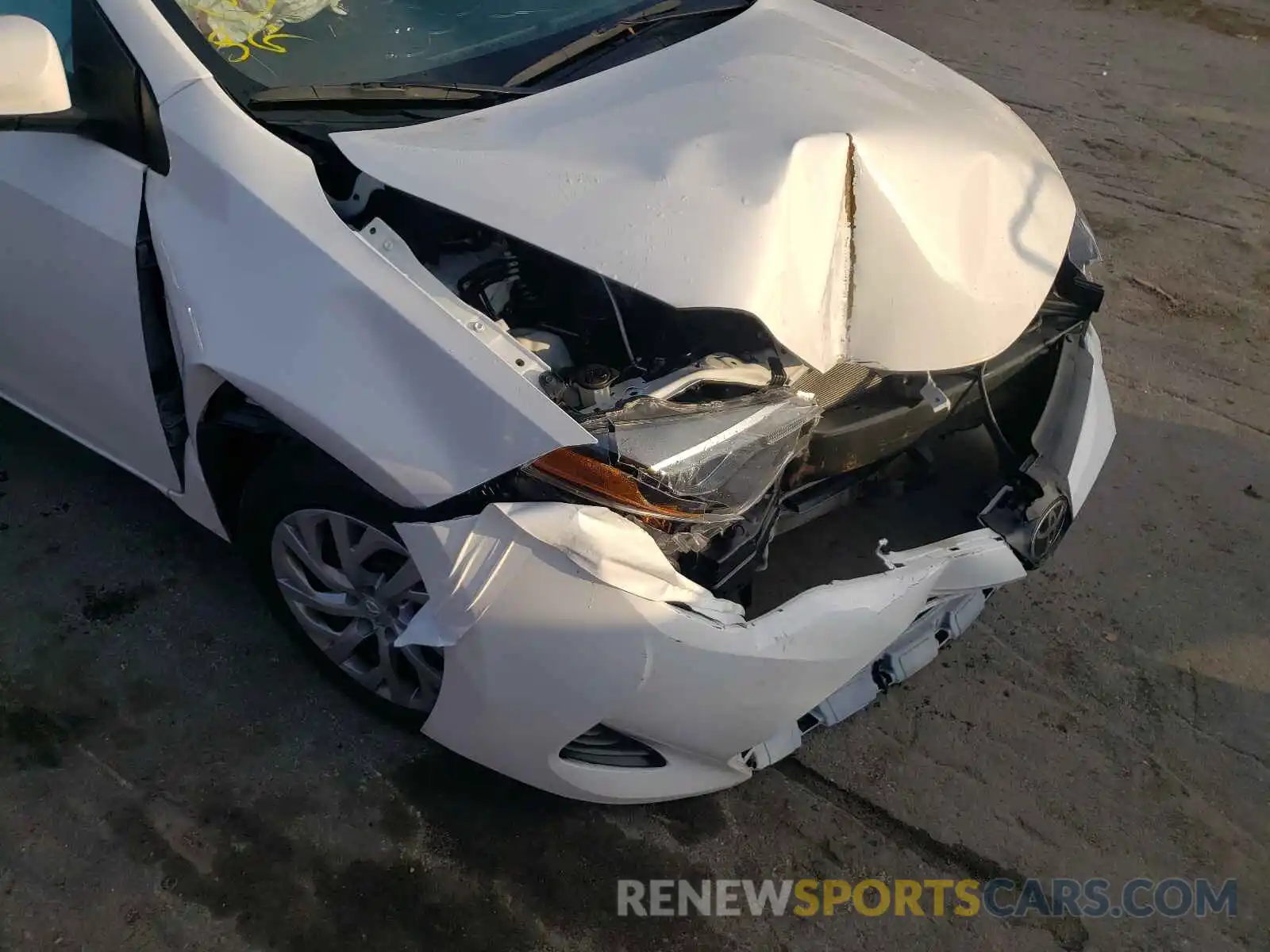 9 Photograph of a damaged car 5YFBURHE0KP937537 TOYOTA COROLLA 2019