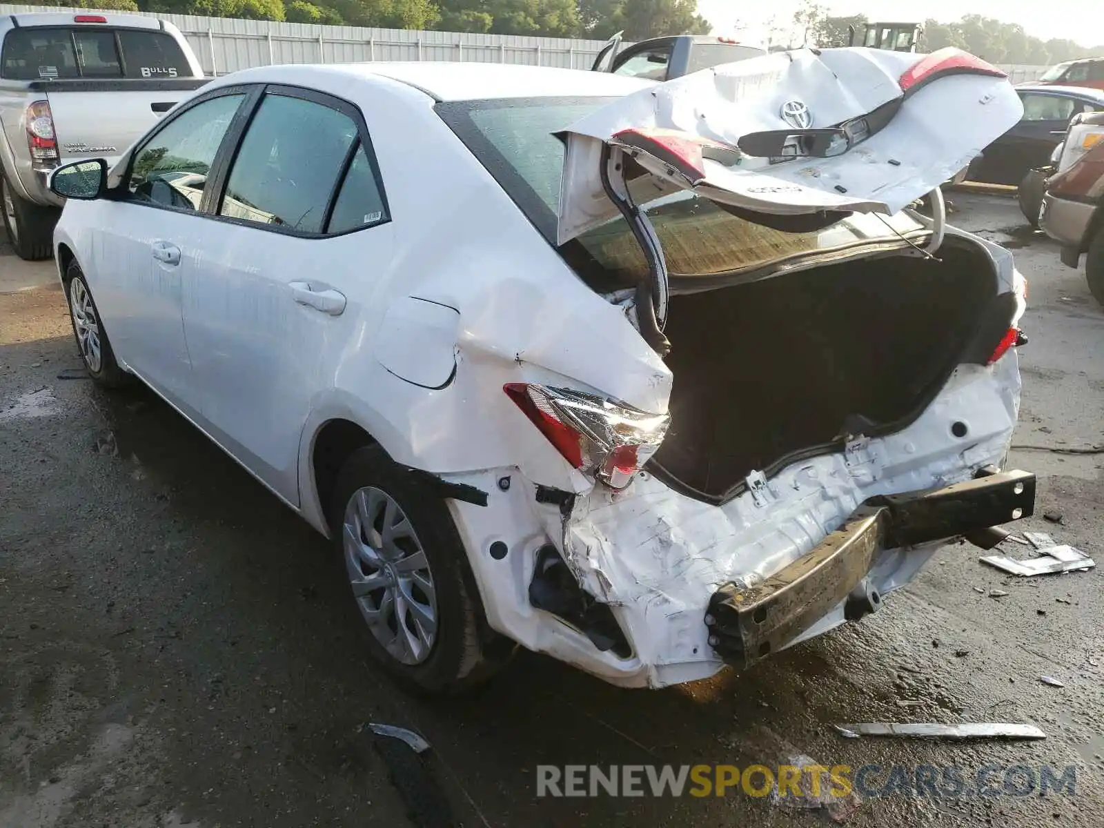 3 Photograph of a damaged car 5YFBURHE0KP937599 TOYOTA COROLLA 2019