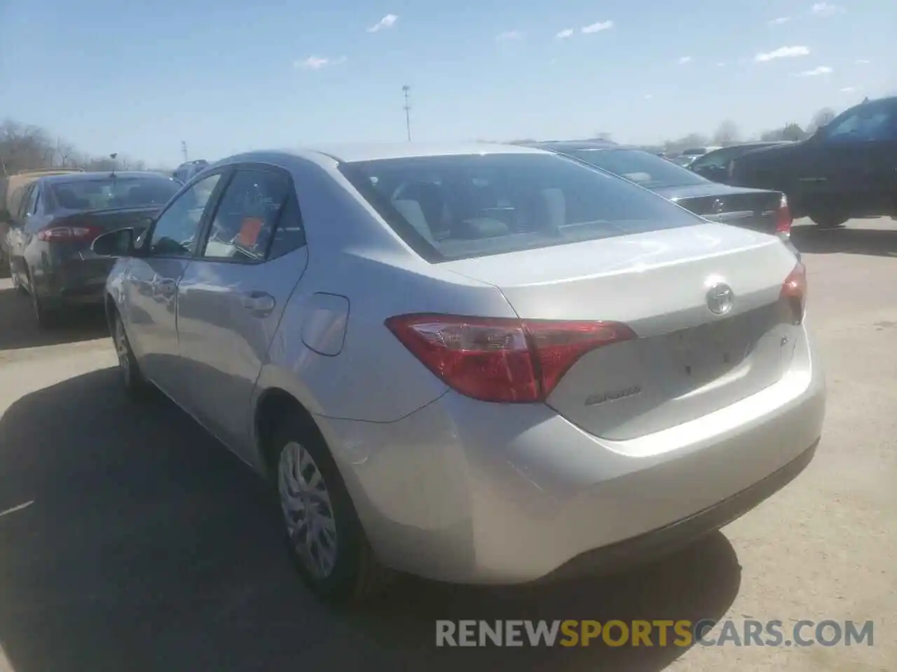 3 Photograph of a damaged car 5YFBURHE0KP937795 TOYOTA COROLLA 2019