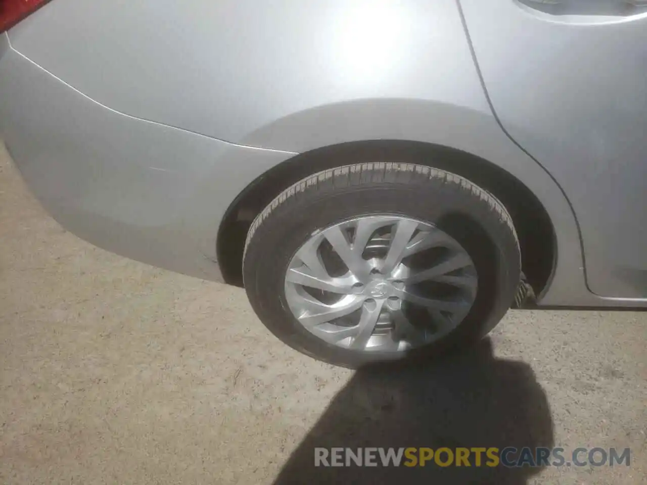 9 Photograph of a damaged car 5YFBURHE0KP937795 TOYOTA COROLLA 2019