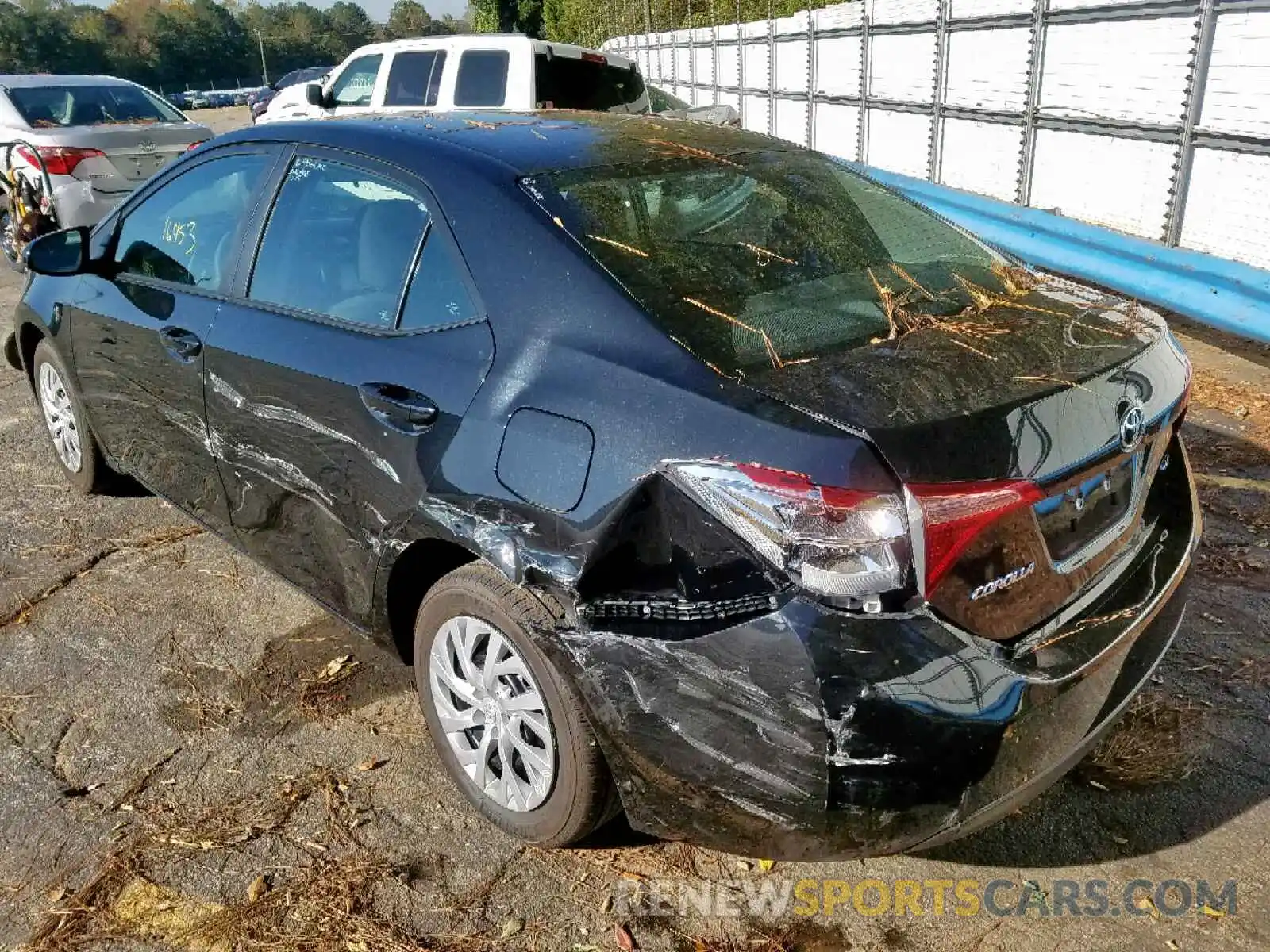 3 Photograph of a damaged car 5YFBURHE0KP938073 TOYOTA COROLLA 2019