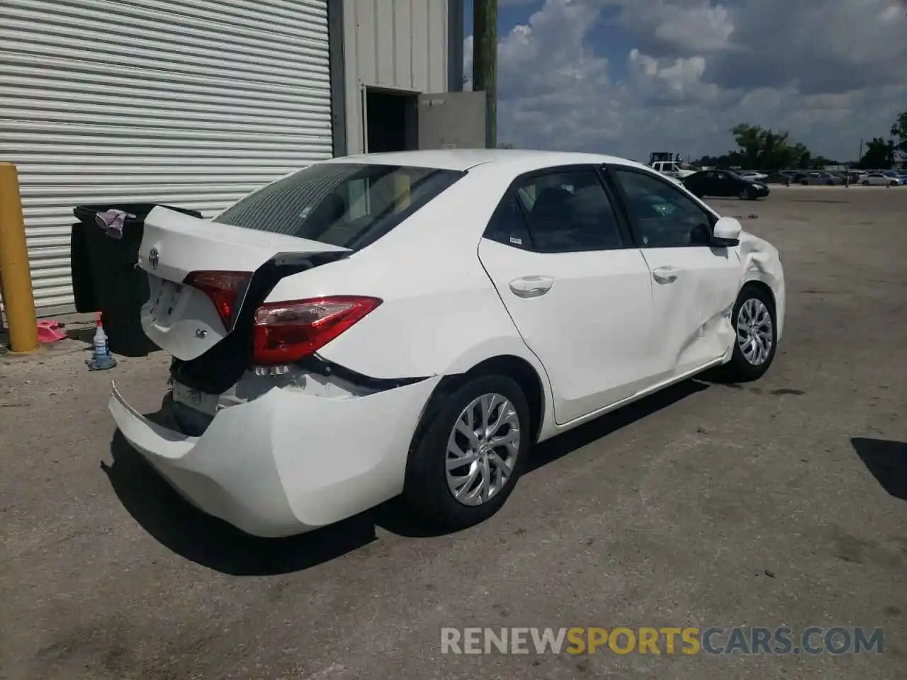 4 Photograph of a damaged car 5YFBURHE0KP938137 TOYOTA COROLLA 2019