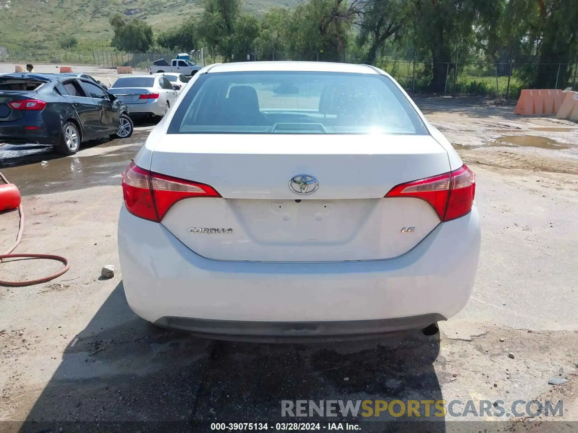 16 Photograph of a damaged car 5YFBURHE0KP938266 TOYOTA COROLLA 2019