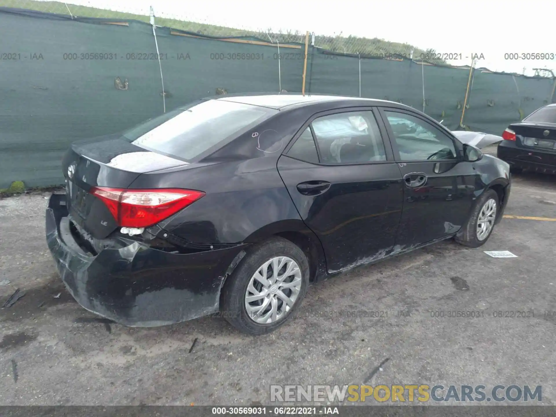 4 Photograph of a damaged car 5YFBURHE0KP940924 TOYOTA COROLLA 2019