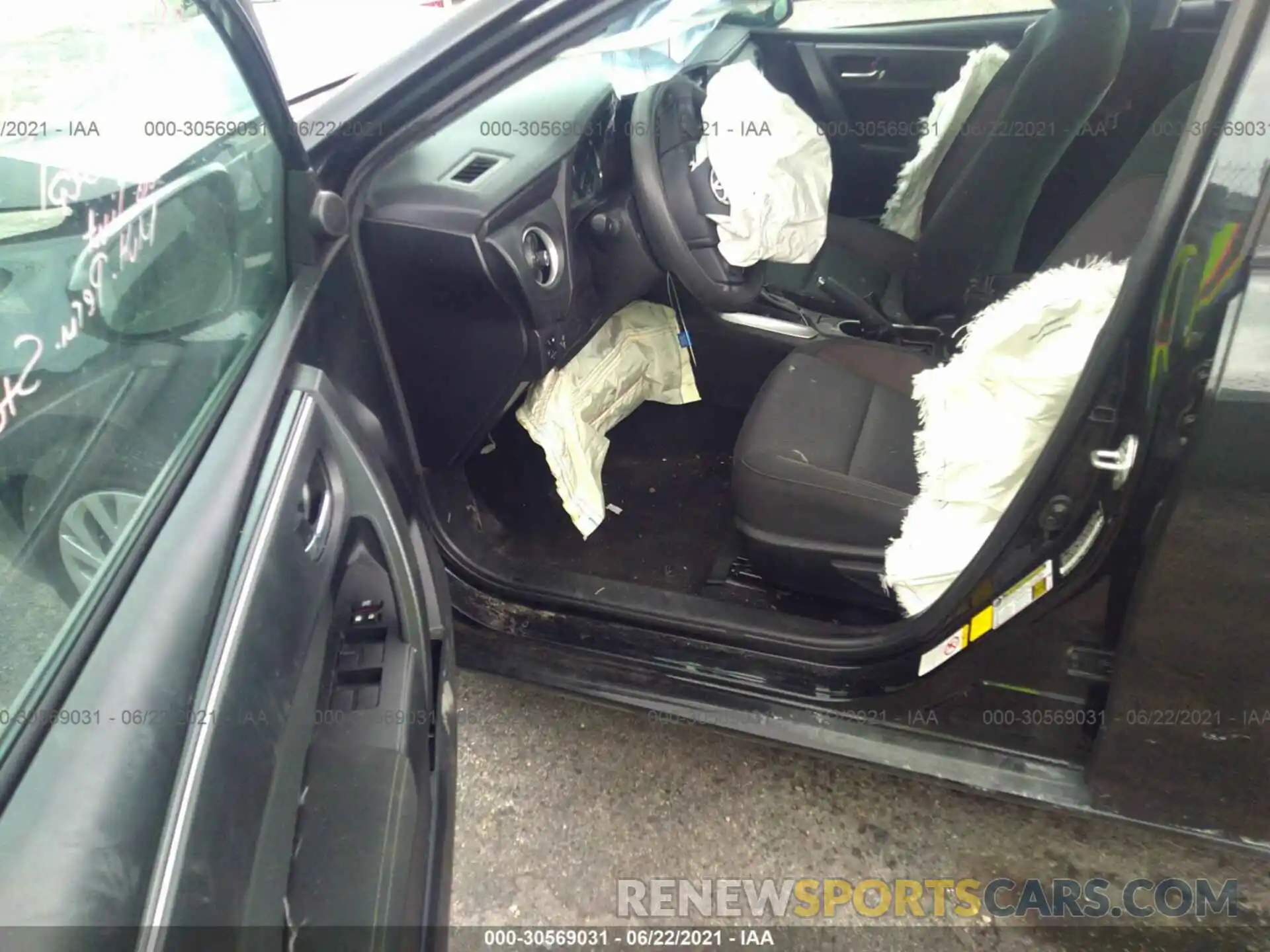 5 Photograph of a damaged car 5YFBURHE0KP940924 TOYOTA COROLLA 2019