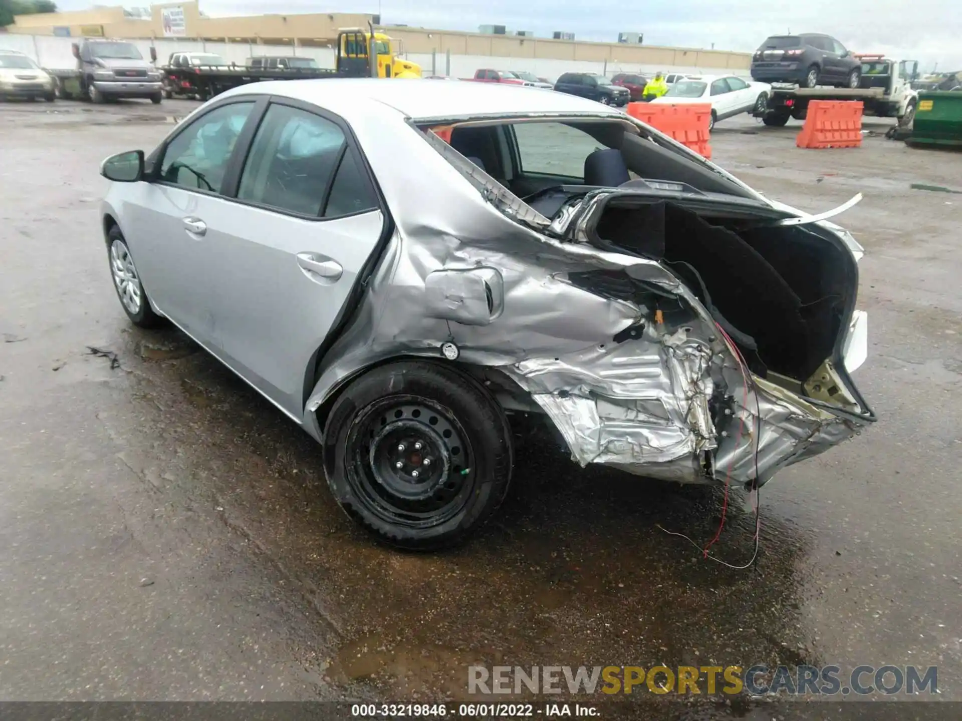 3 Photograph of a damaged car 5YFBURHE0KP941393 TOYOTA COROLLA 2019