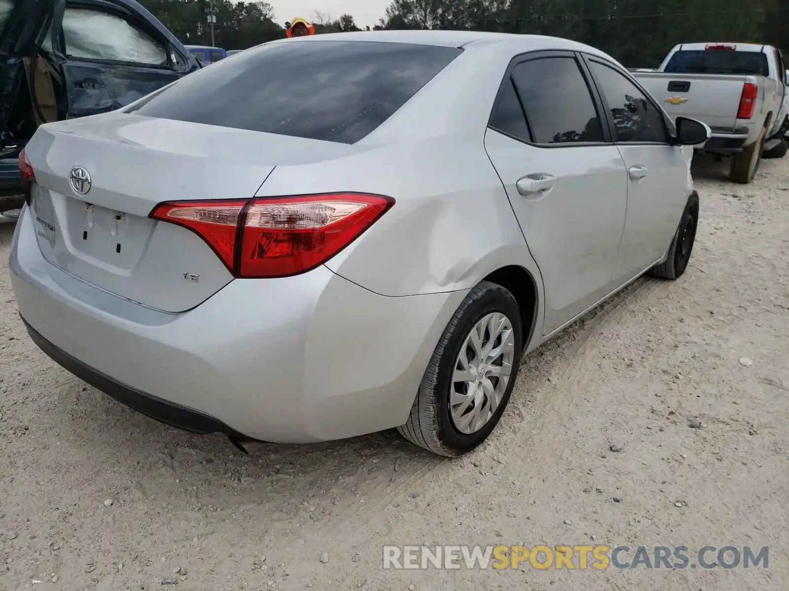 4 Photograph of a damaged car 5YFBURHE0KP942608 TOYOTA COROLLA 2019