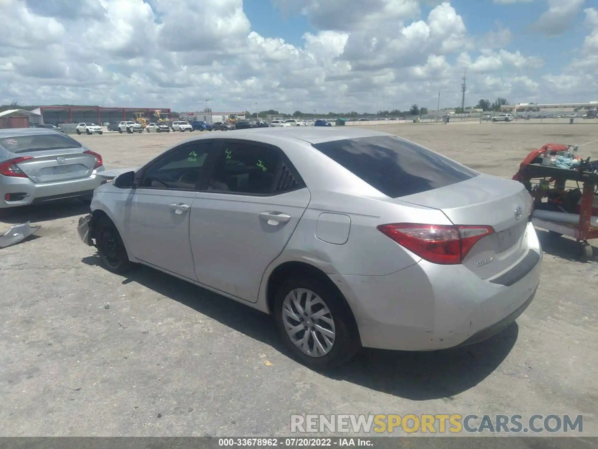 3 Photograph of a damaged car 5YFBURHE0KP945573 TOYOTA COROLLA 2019