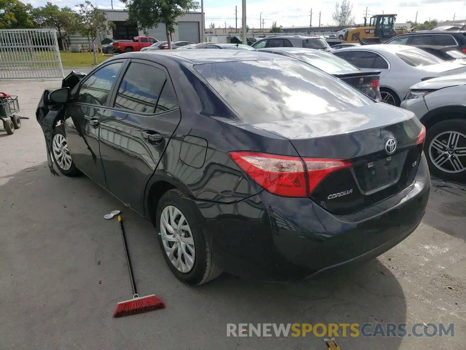 3 Photograph of a damaged car 5YFBURHE0KP945735 TOYOTA COROLLA 2019