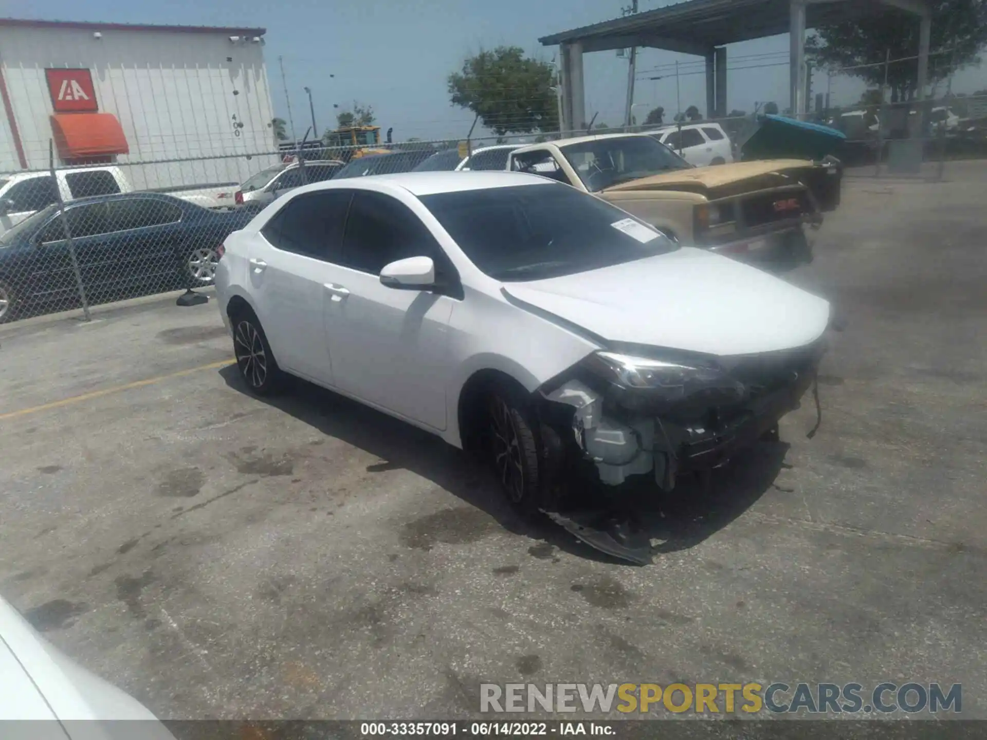 1 Photograph of a damaged car 5YFBURHE0KP946190 TOYOTA COROLLA 2019