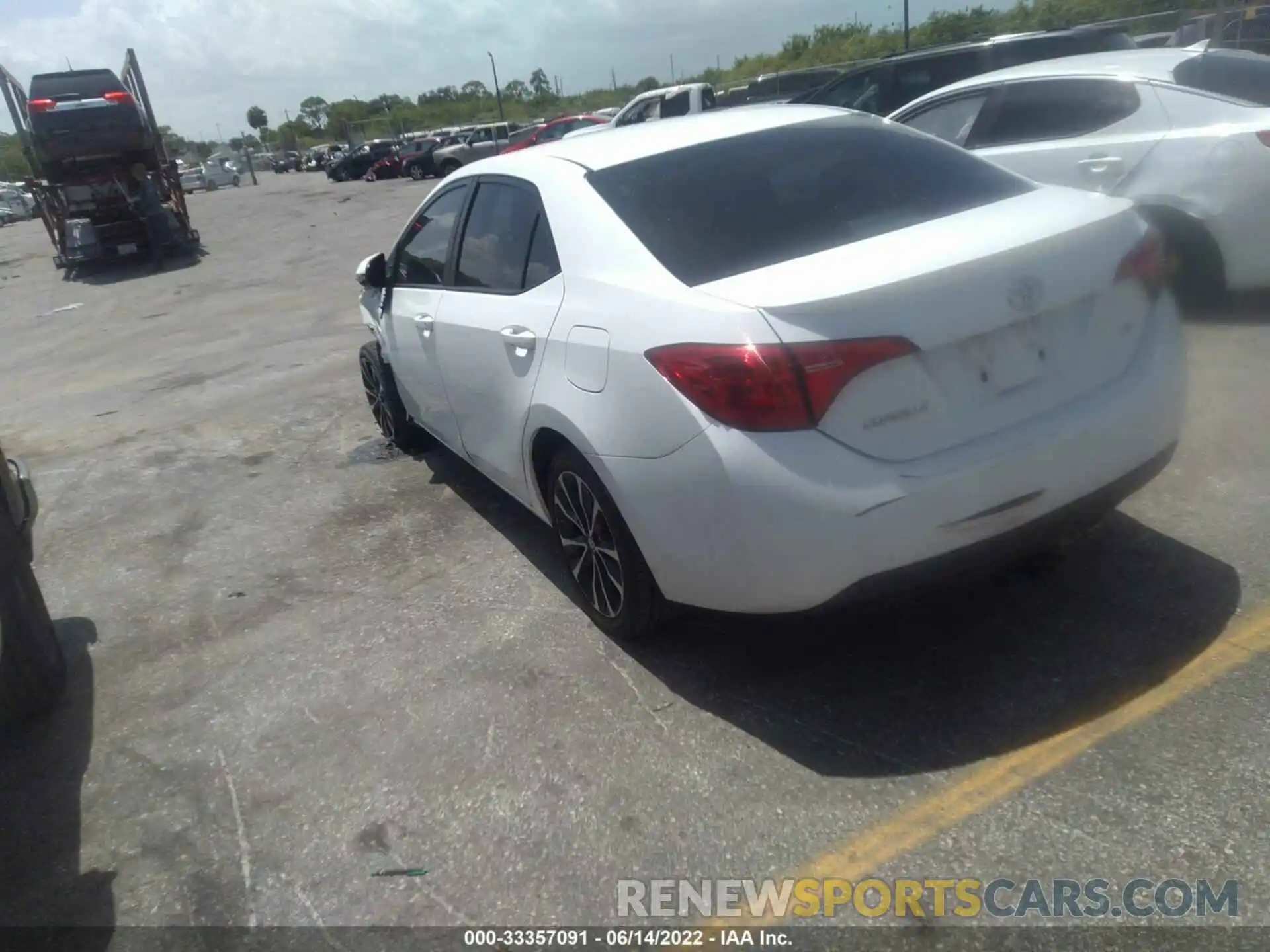 3 Photograph of a damaged car 5YFBURHE0KP946190 TOYOTA COROLLA 2019