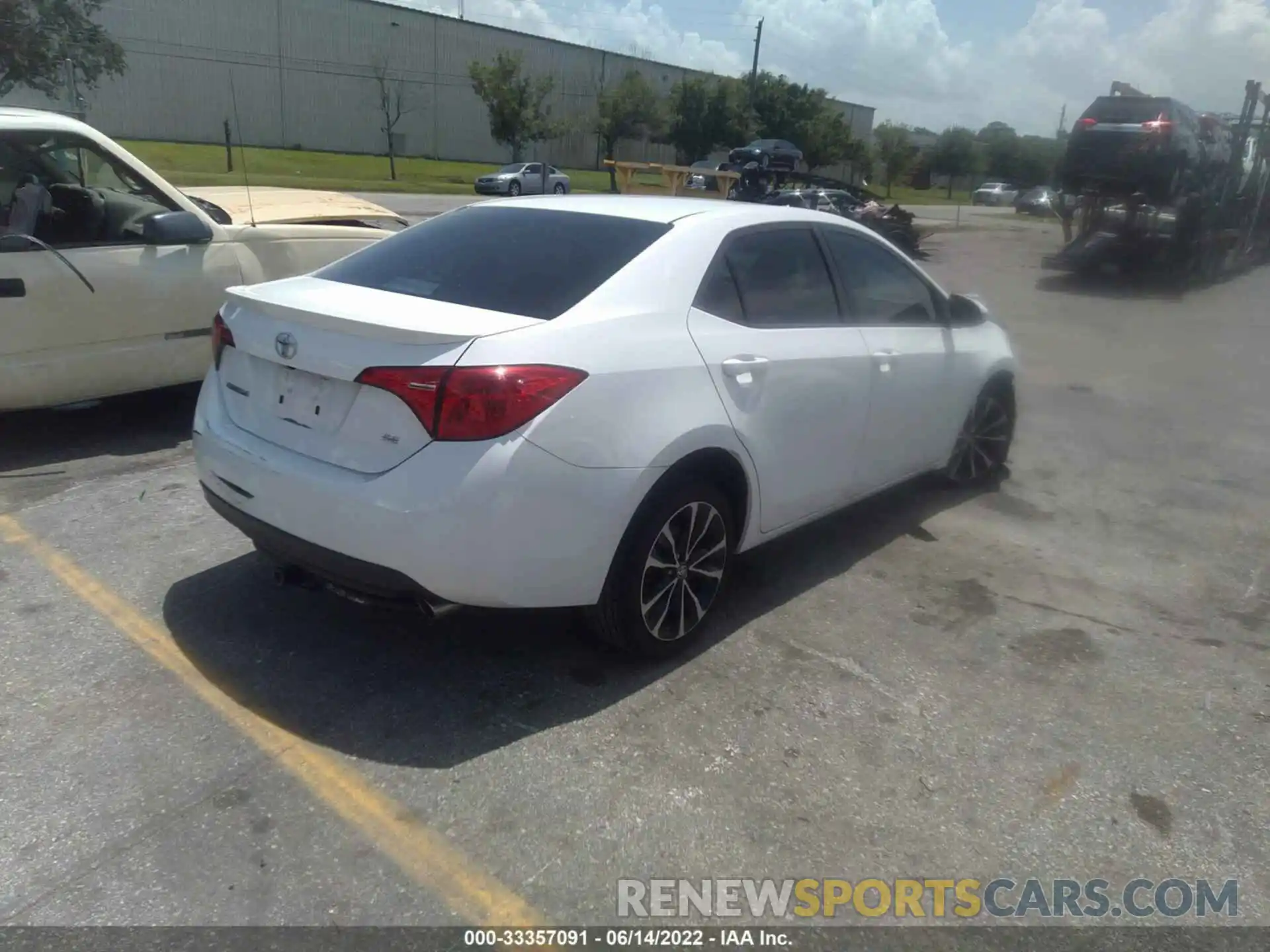 4 Photograph of a damaged car 5YFBURHE0KP946190 TOYOTA COROLLA 2019