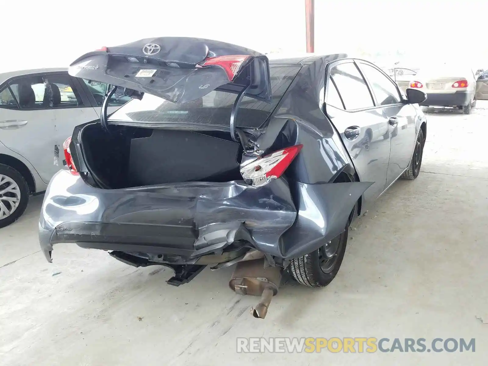 4 Photograph of a damaged car 5YFBURHE0KP946836 TOYOTA COROLLA 2019