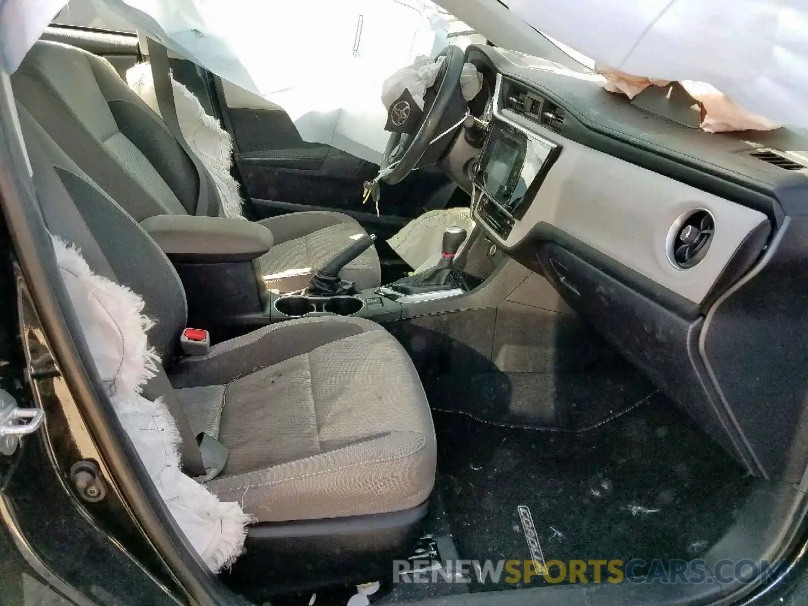 5 Photograph of a damaged car 5YFBURHE0KP946853 TOYOTA COROLLA 2019