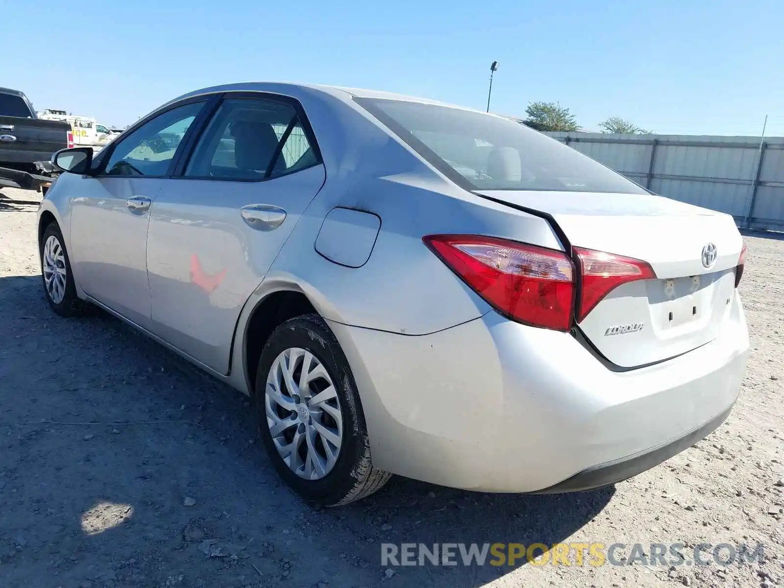 3 Photograph of a damaged car 5YFBURHE0KP946934 TOYOTA COROLLA 2019