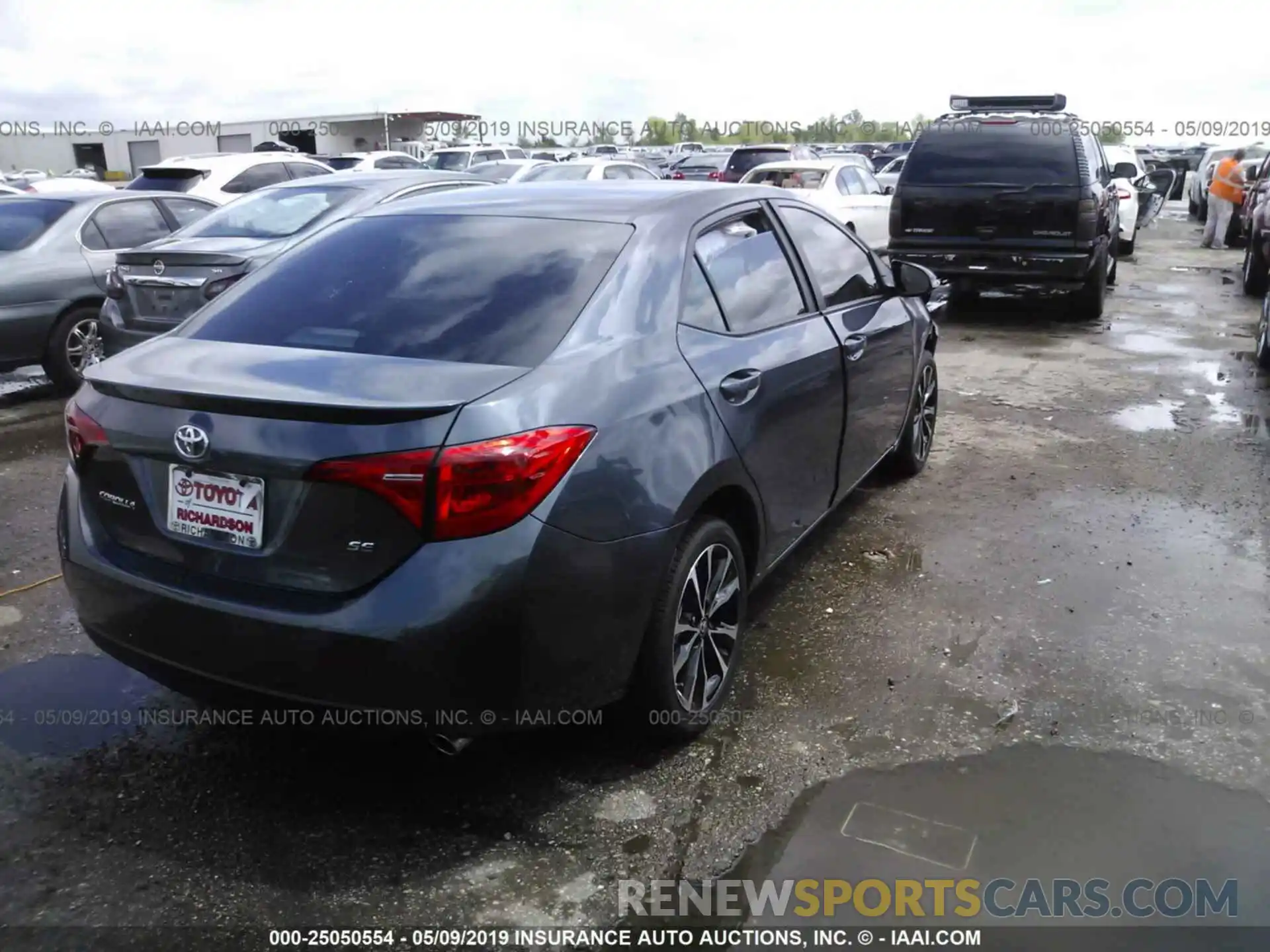 4 Photograph of a damaged car 5YFBURHE0KP947324 TOYOTA COROLLA 2019