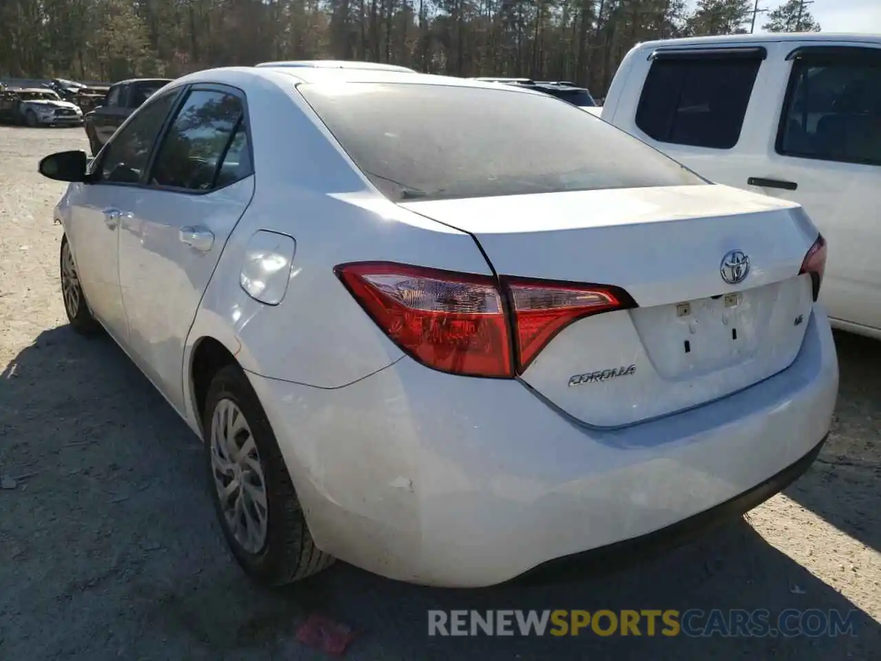 3 Photograph of a damaged car 5YFBURHE0KP947727 TOYOTA COROLLA 2019