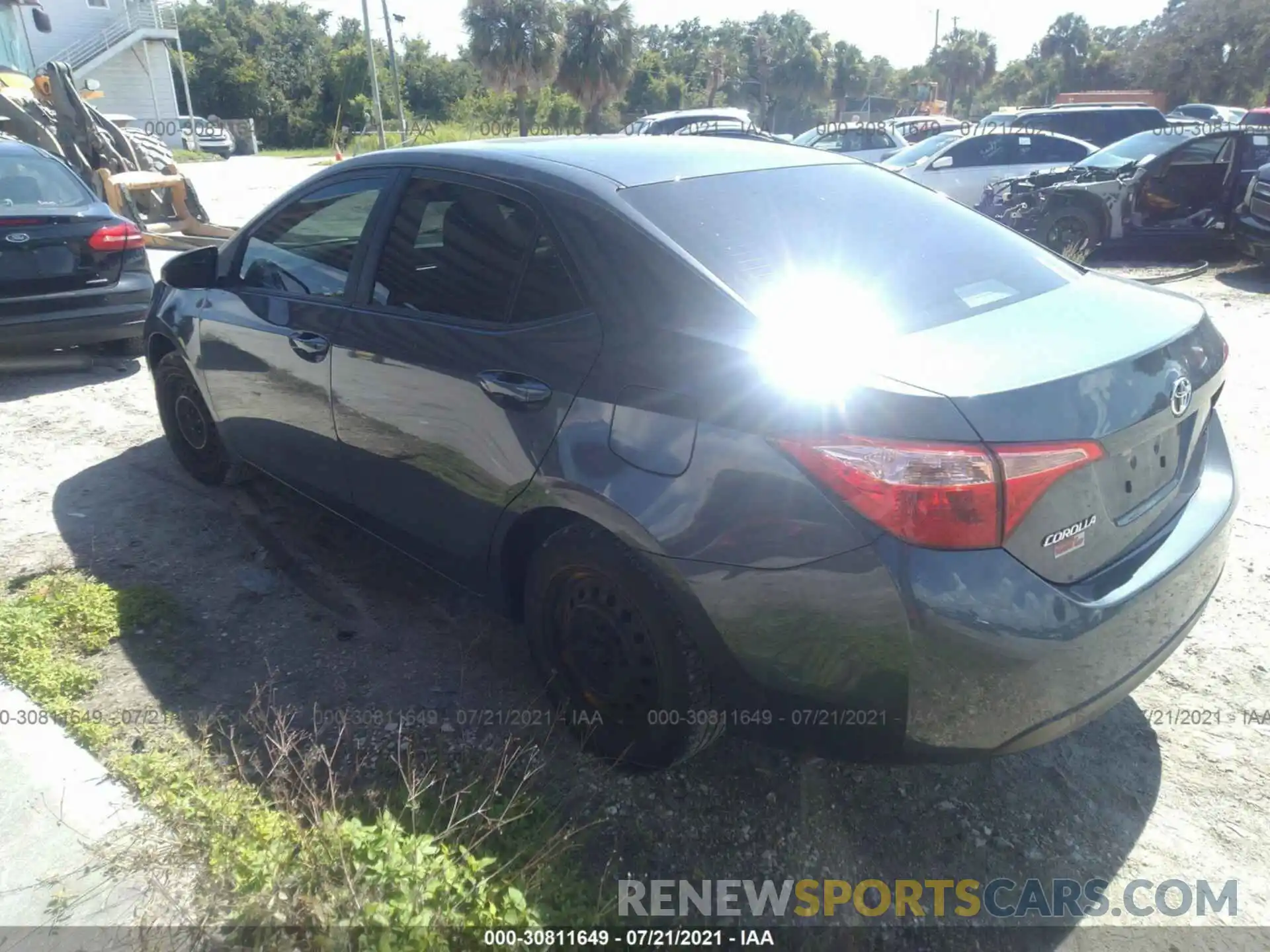 3 Photograph of a damaged car 5YFBURHE0KP947954 TOYOTA COROLLA 2019