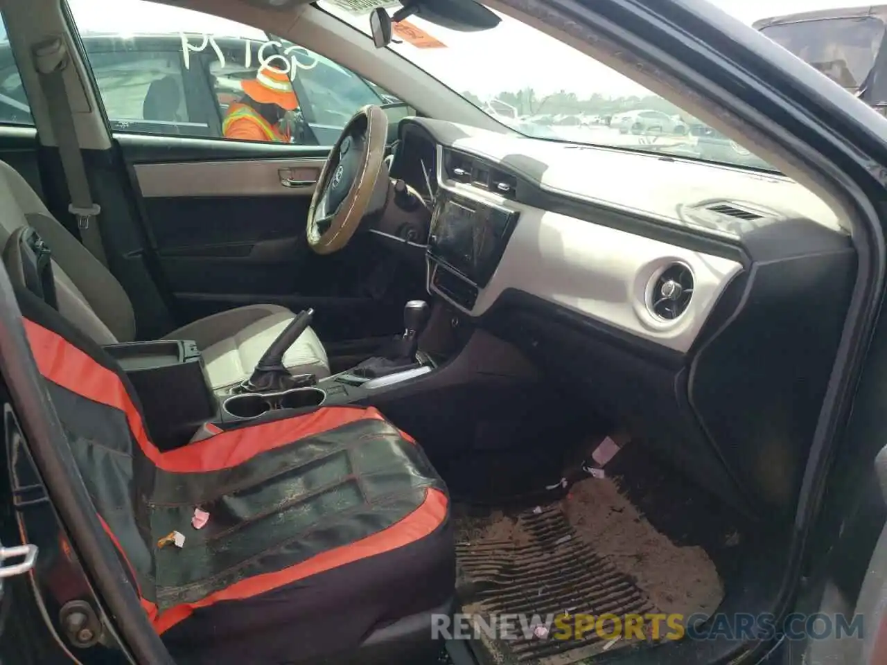 5 Photograph of a damaged car 5YFBURHE0KP948392 TOYOTA COROLLA 2019