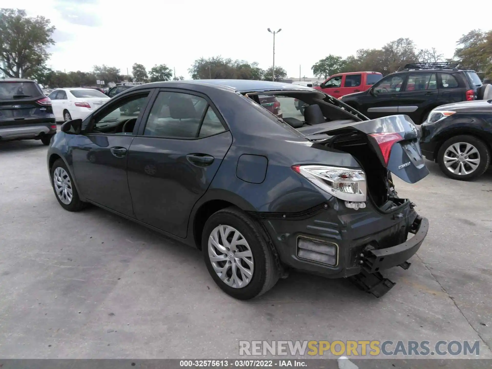 3 Photograph of a damaged car 5YFBURHE0KP948893 TOYOTA COROLLA 2019