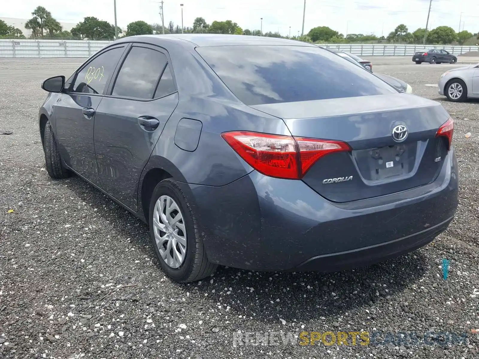 3 Photograph of a damaged car 5YFBURHE0KP949056 TOYOTA COROLLA 2019