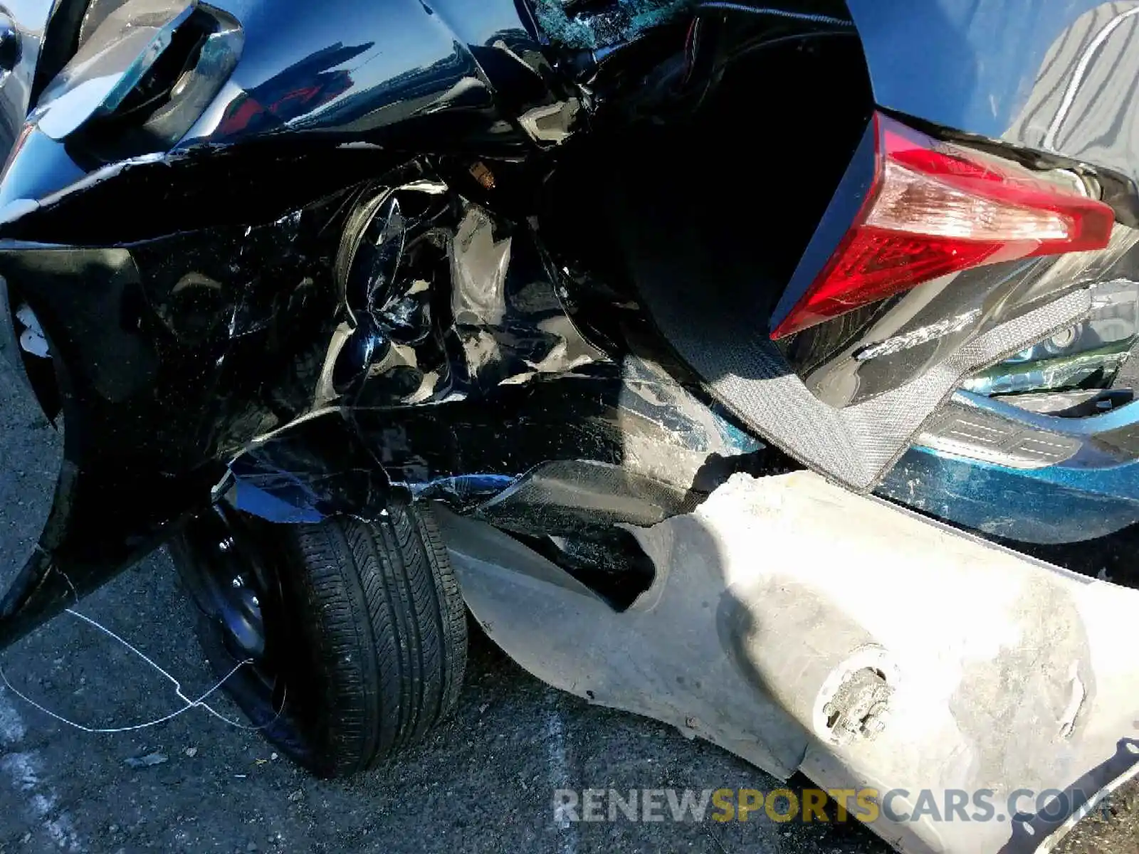 9 Photograph of a damaged car 5YFBURHE0KP949185 TOYOTA COROLLA 2019