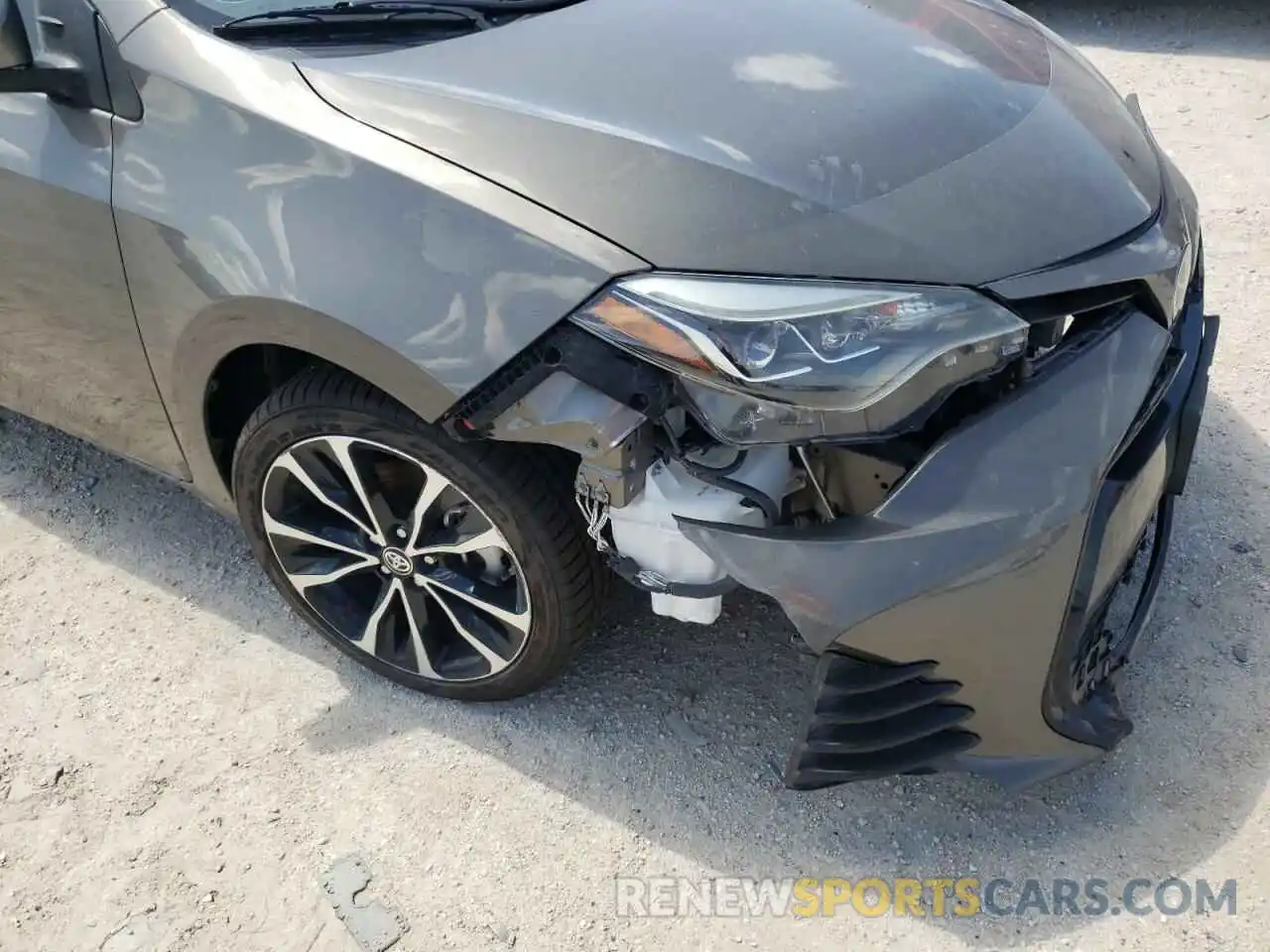 9 Photograph of a damaged car 5YFBURHE0KP949834 TOYOTA COROLLA 2019