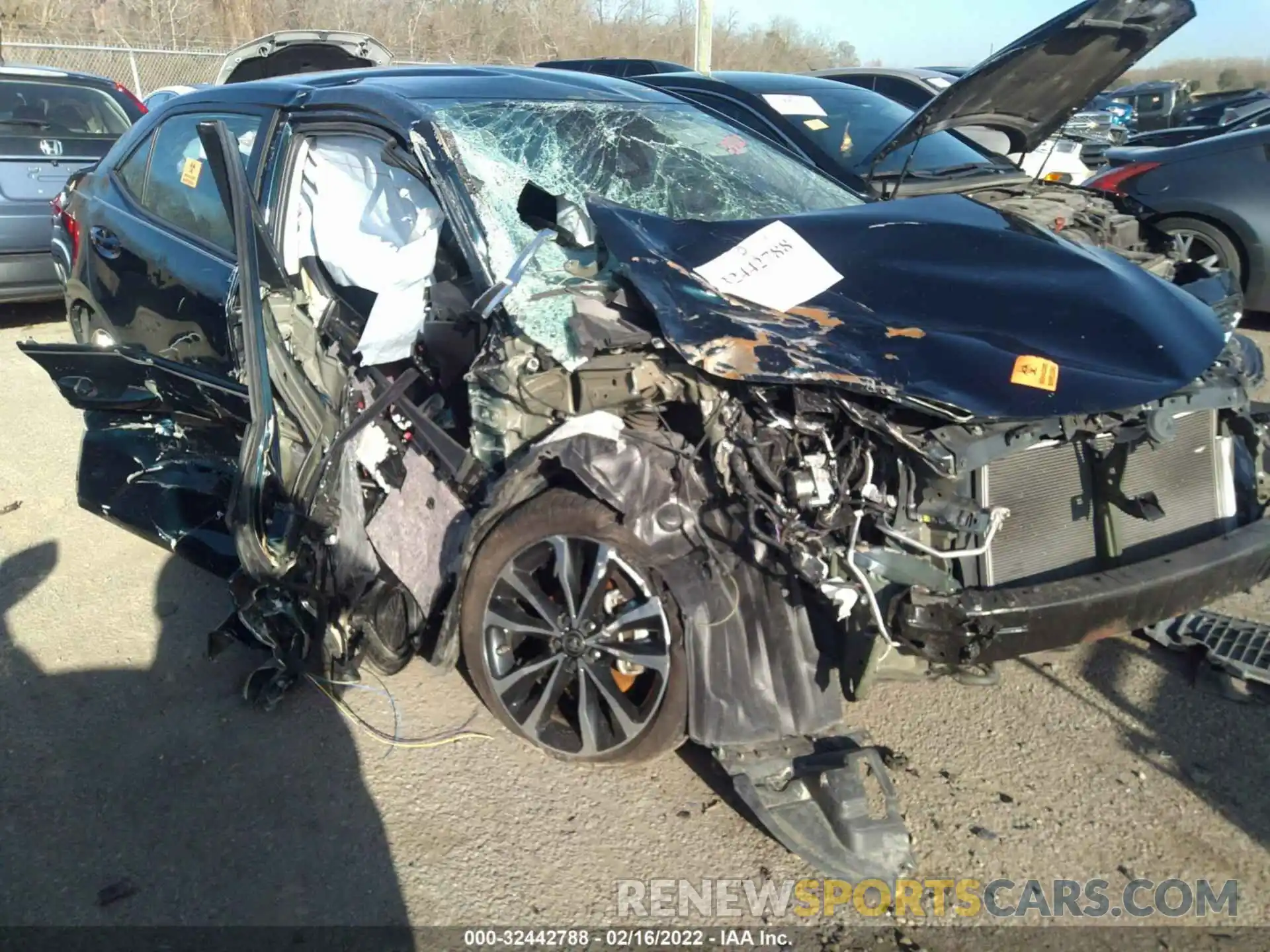 6 Photograph of a damaged car 5YFBURHE1KP860516 TOYOTA COROLLA 2019