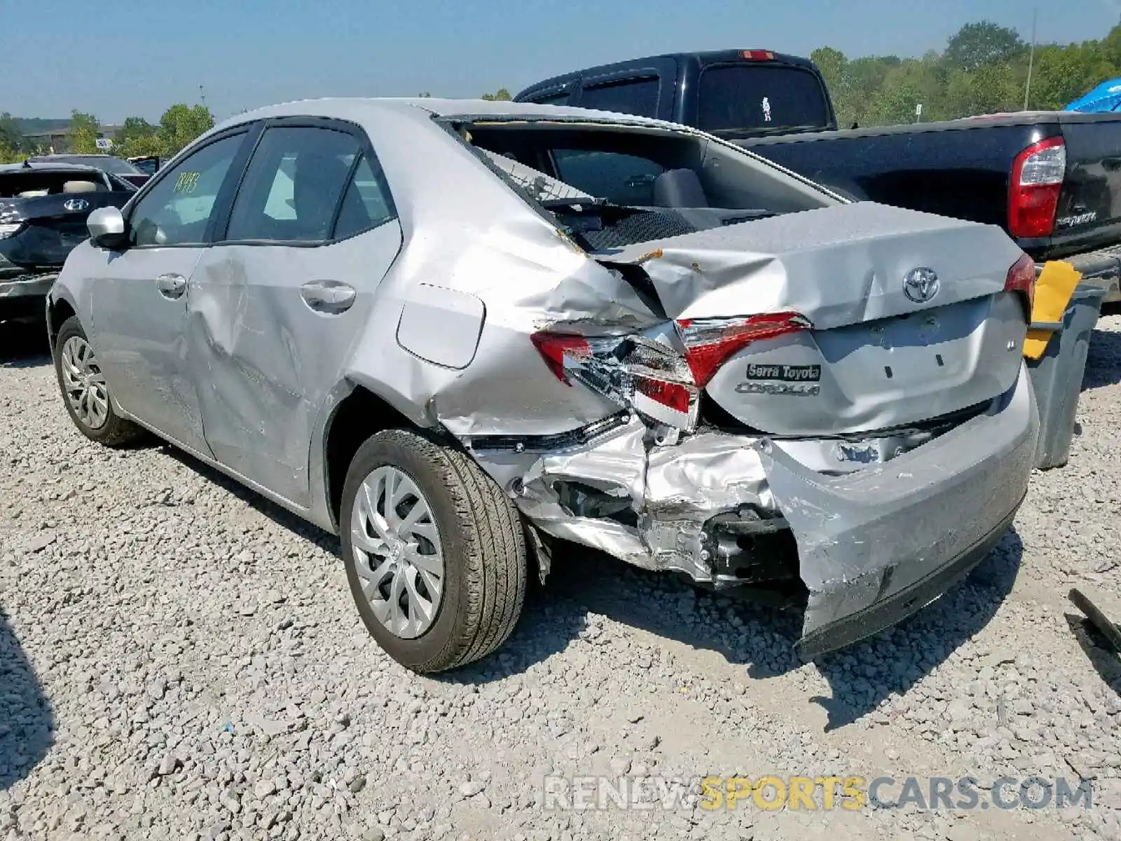 3 Photograph of a damaged car 5YFBURHE1KP863500 TOYOTA COROLLA 2019