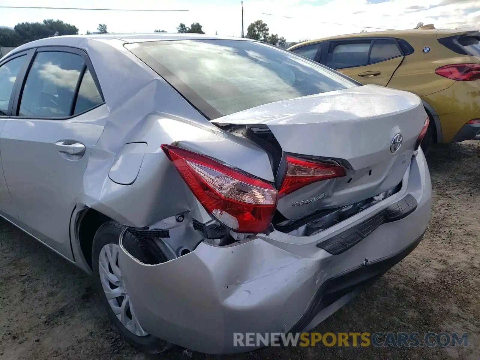 9 Photograph of a damaged car 5YFBURHE1KP864520 TOYOTA COROLLA 2019