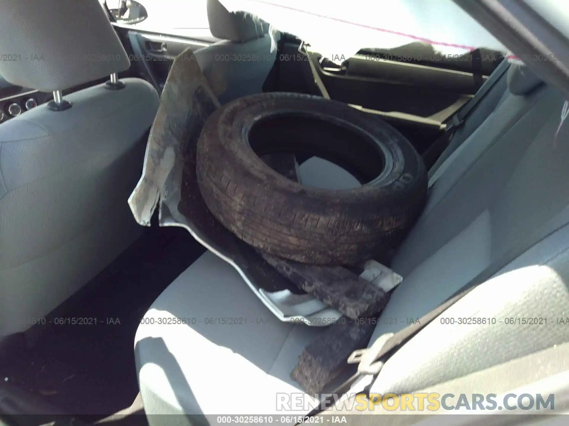 8 Photograph of a damaged car 5YFBURHE1KP870642 TOYOTA COROLLA 2019