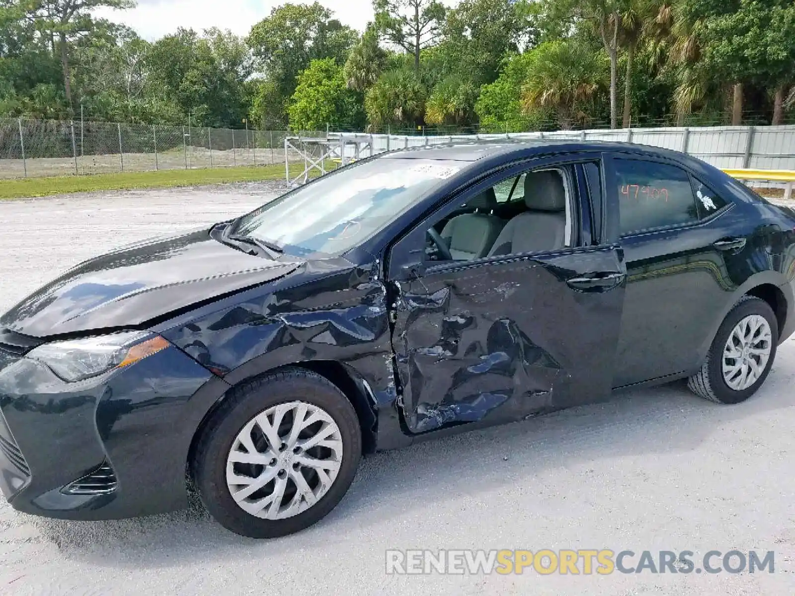 9 Photograph of a damaged car 5YFBURHE1KP870866 TOYOTA COROLLA 2019