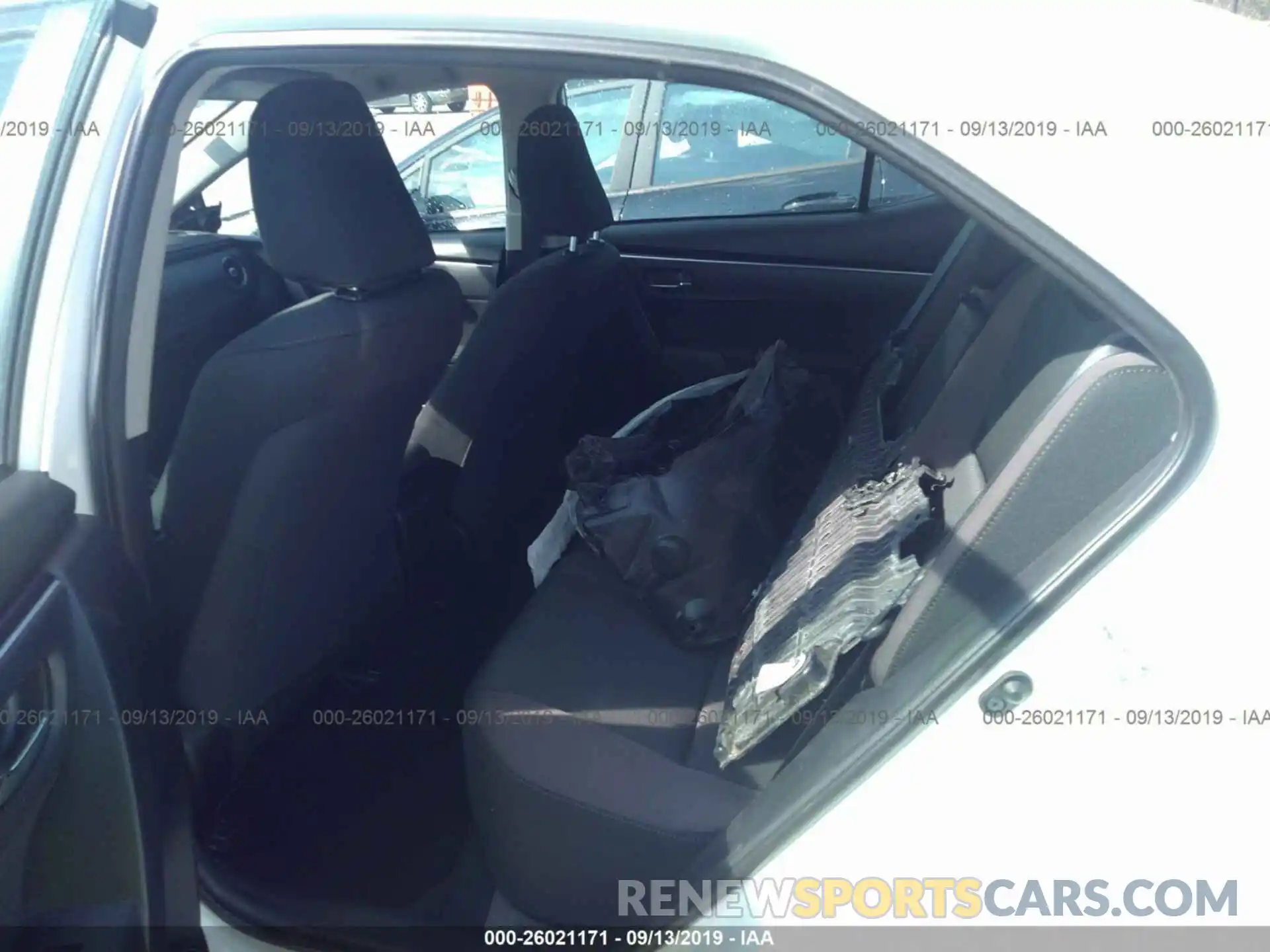 8 Photograph of a damaged car 5YFBURHE1KP870883 TOYOTA COROLLA 2019