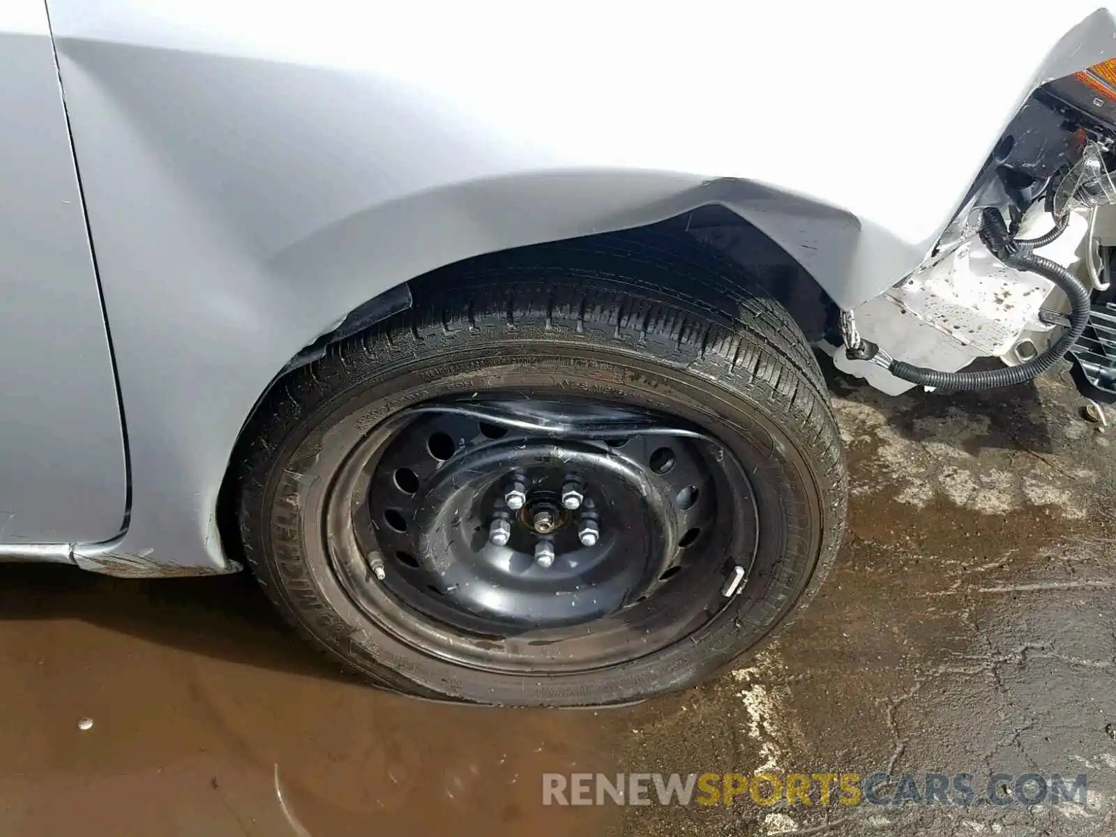 9 Photograph of a damaged car 5YFBURHE1KP872469 TOYOTA COROLLA 2019