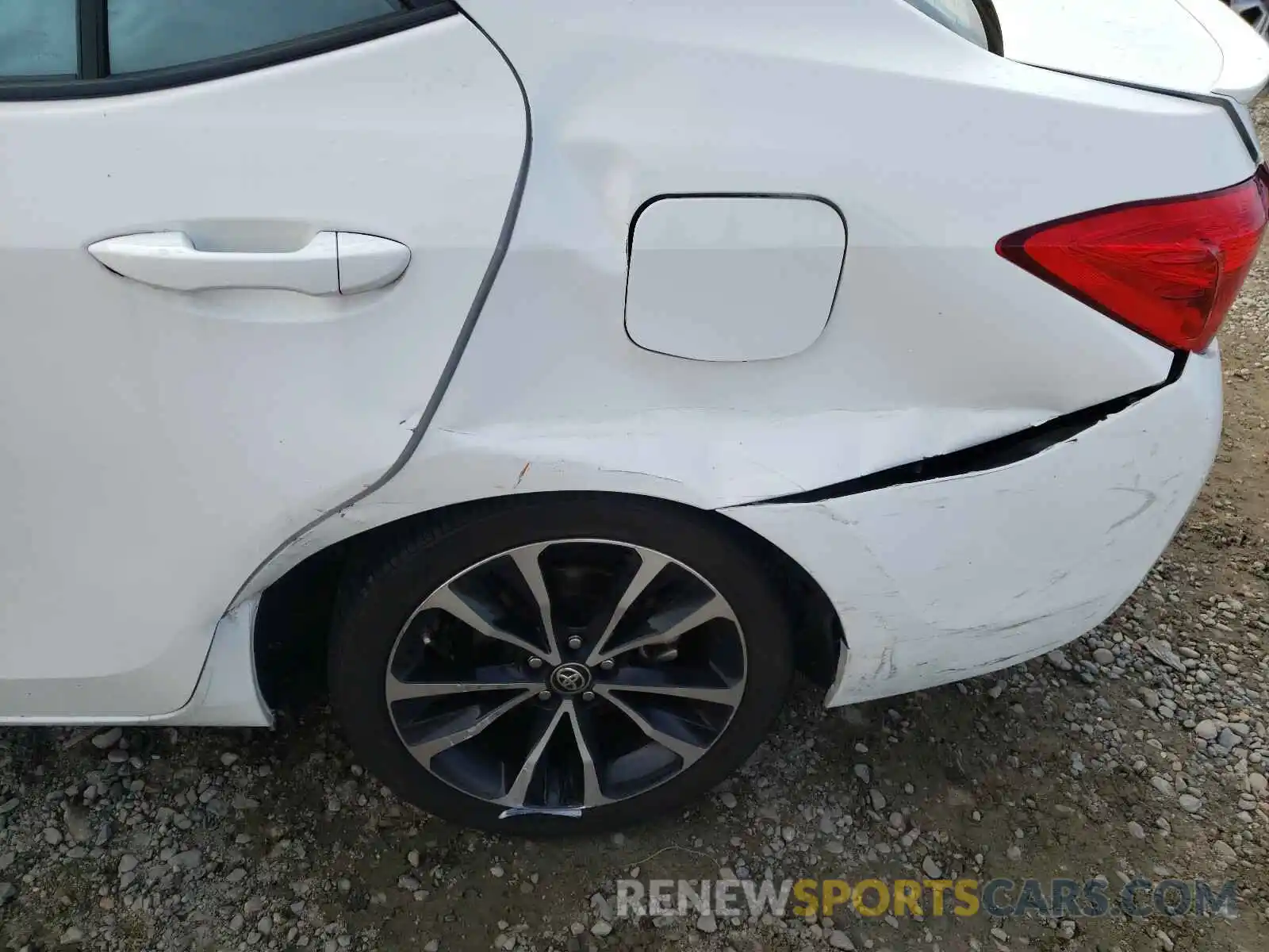 9 Photograph of a damaged car 5YFBURHE1KP874108 TOYOTA COROLLA 2019