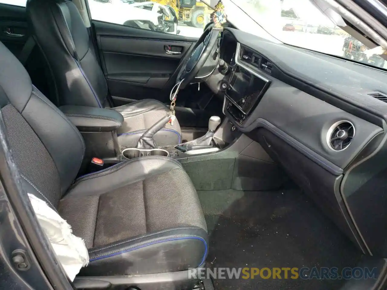 5 Photograph of a damaged car 5YFBURHE1KP875484 TOYOTA COROLLA 2019