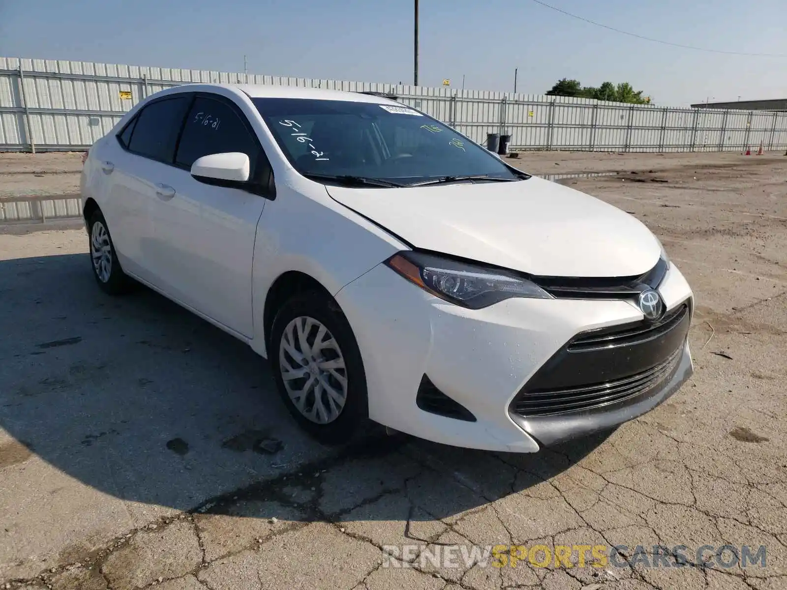 1 Photograph of a damaged car 5YFBURHE1KP878319 TOYOTA COROLLA 2019