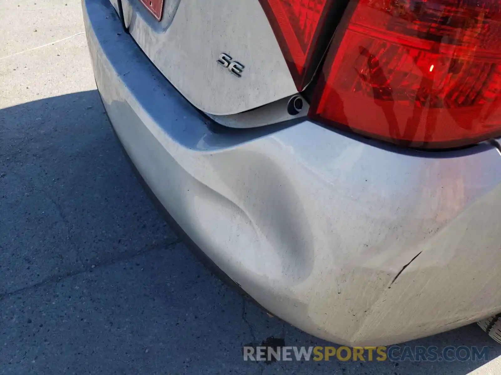 9 Photograph of a damaged car 5YFBURHE1KP880328 TOYOTA COROLLA 2019