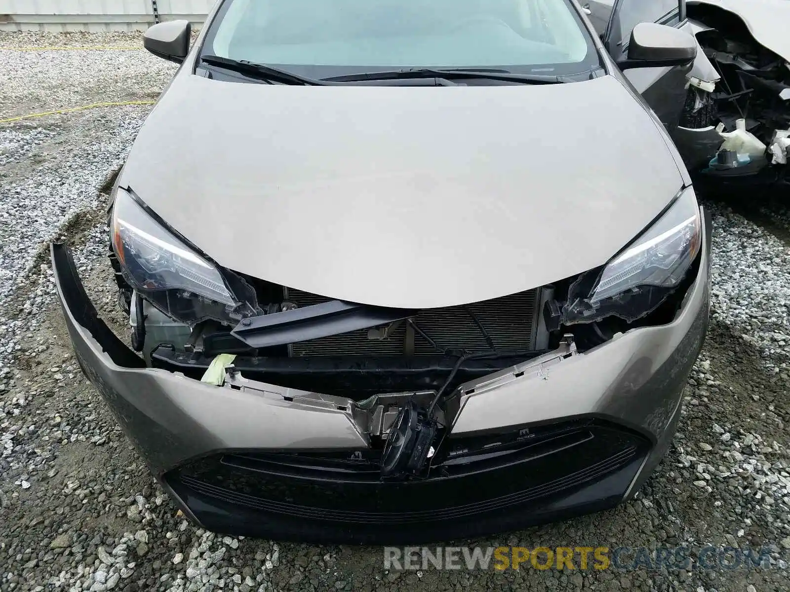 5 Photograph of a damaged car 5YFBURHE1KP886548 TOYOTA COROLLA 2019