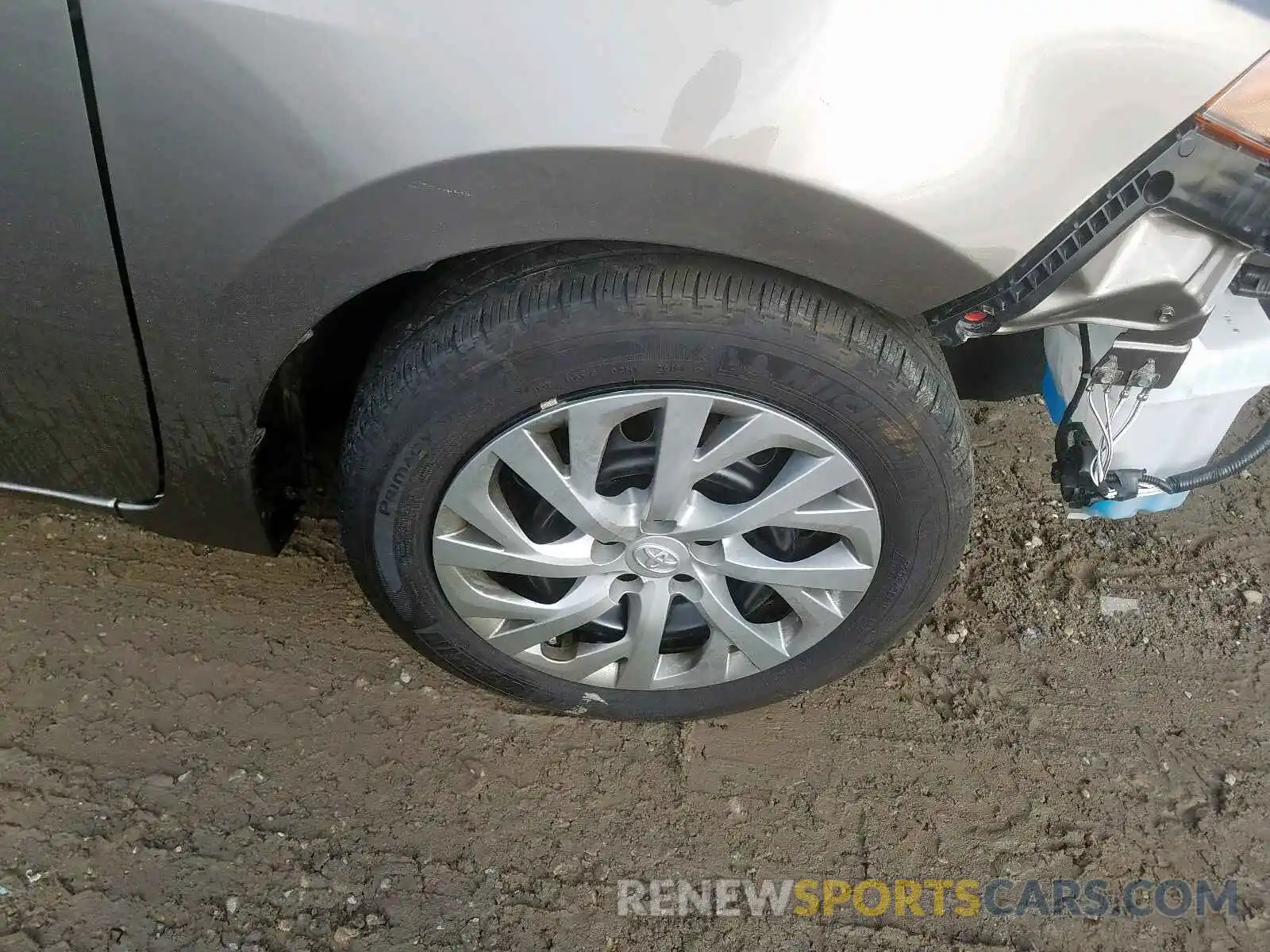 9 Photograph of a damaged car 5YFBURHE1KP889949 TOYOTA COROLLA 2019