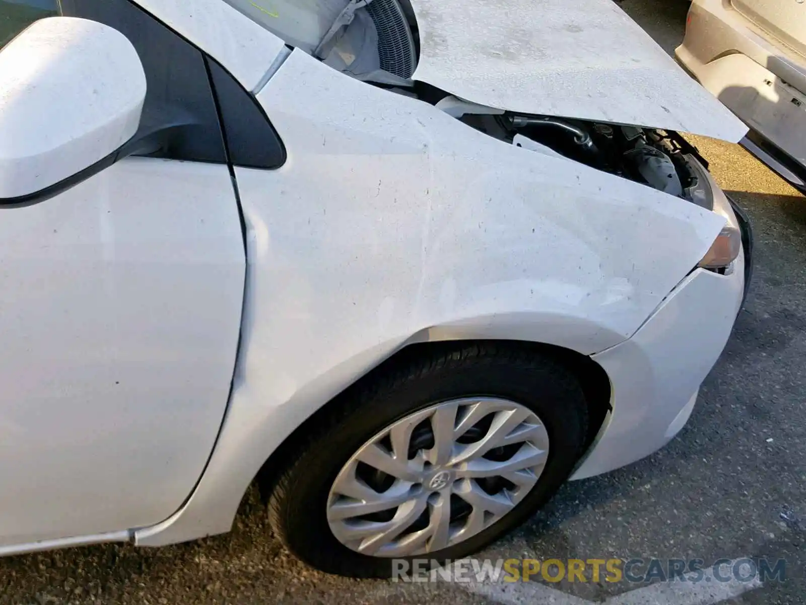 9 Photograph of a damaged car 5YFBURHE1KP890728 TOYOTA COROLLA 2019