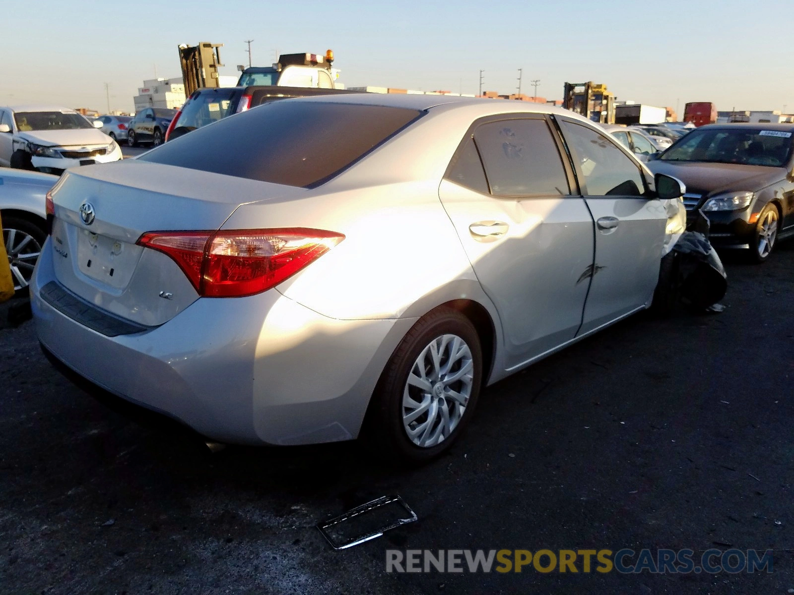 4 Photograph of a damaged car 5YFBURHE1KP892365 TOYOTA COROLLA 2019