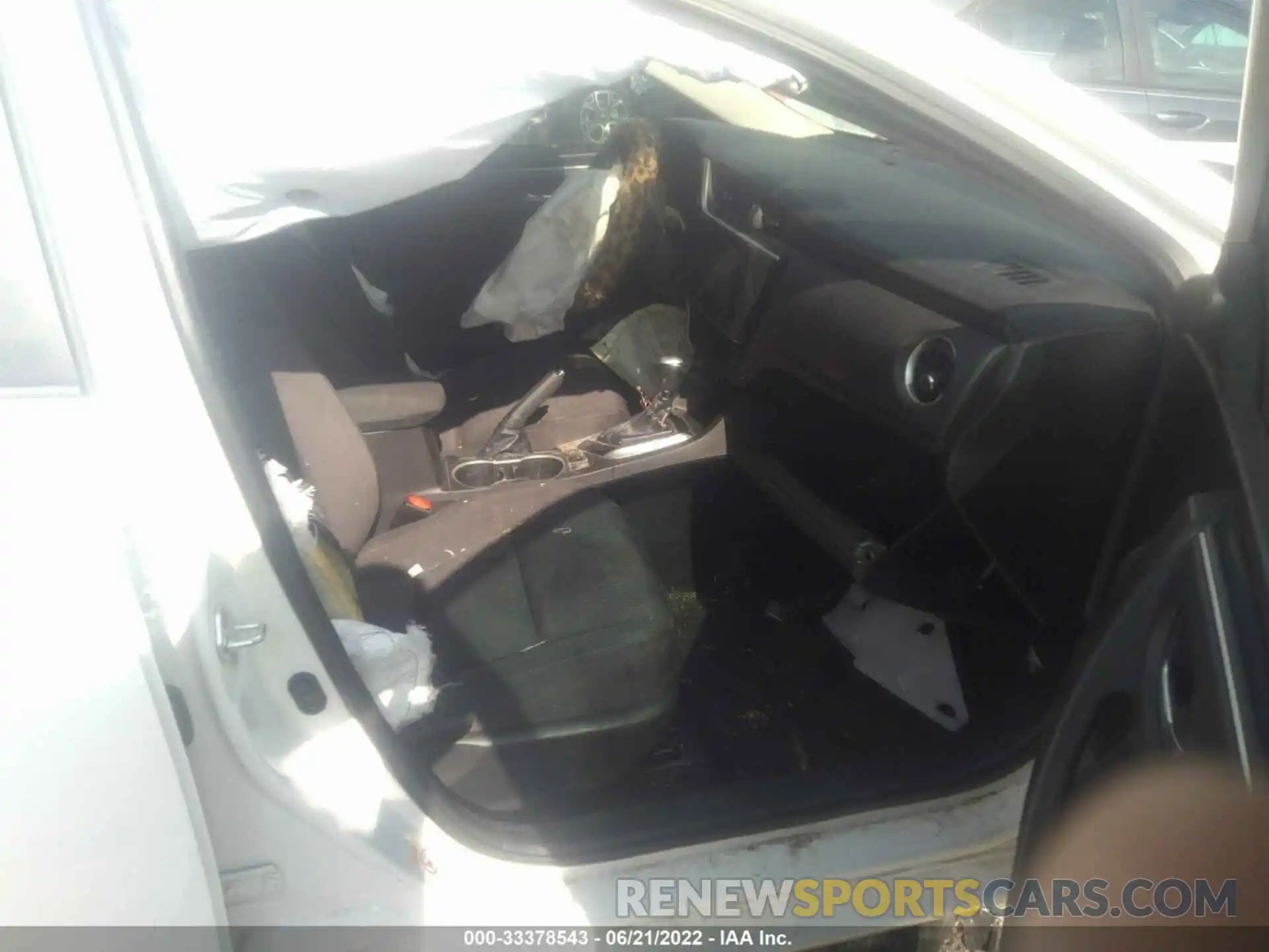 5 Photograph of a damaged car 5YFBURHE1KP892401 TOYOTA COROLLA 2019