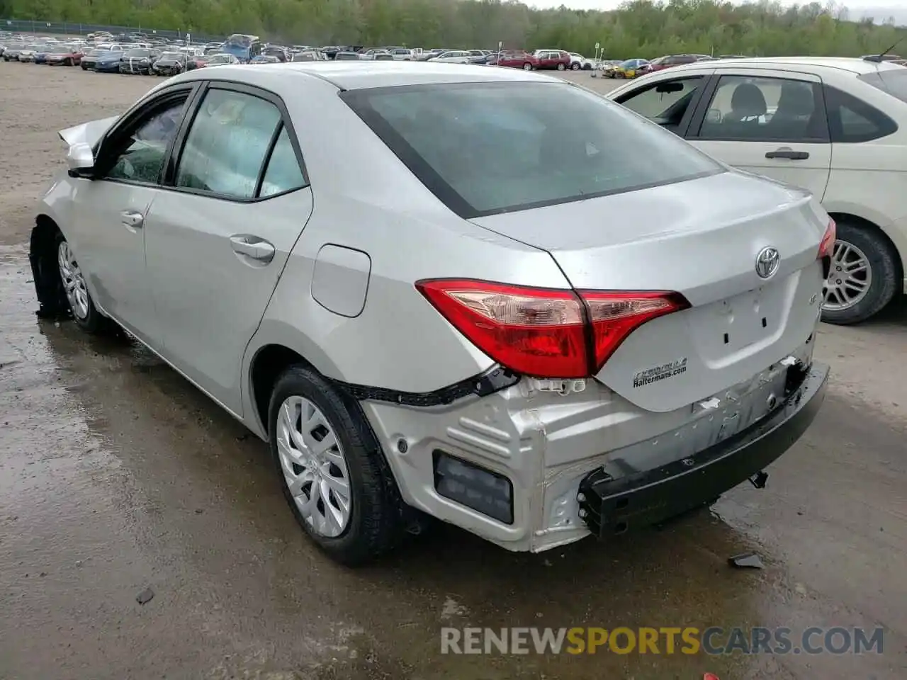 3 Photograph of a damaged car 5YFBURHE1KP892463 TOYOTA COROLLA 2019