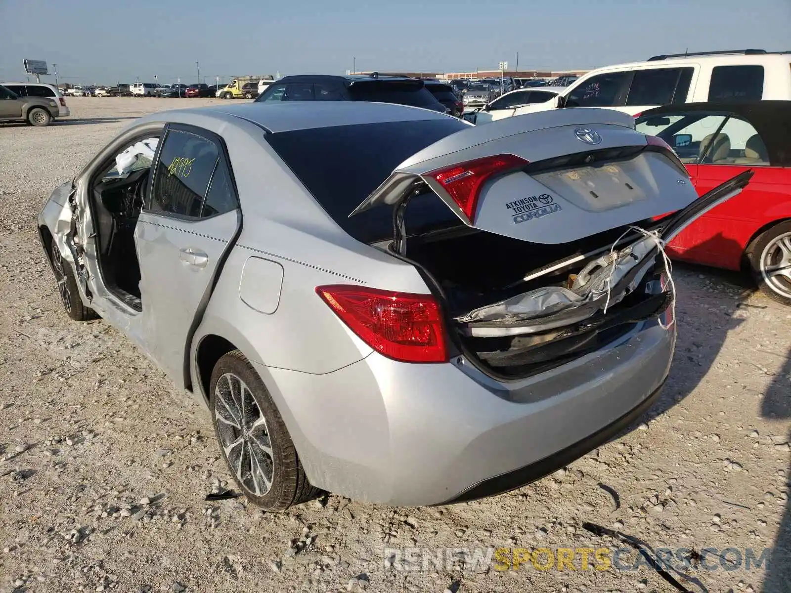 3 Photograph of a damaged car 5YFBURHE1KP892995 TOYOTA COROLLA 2019