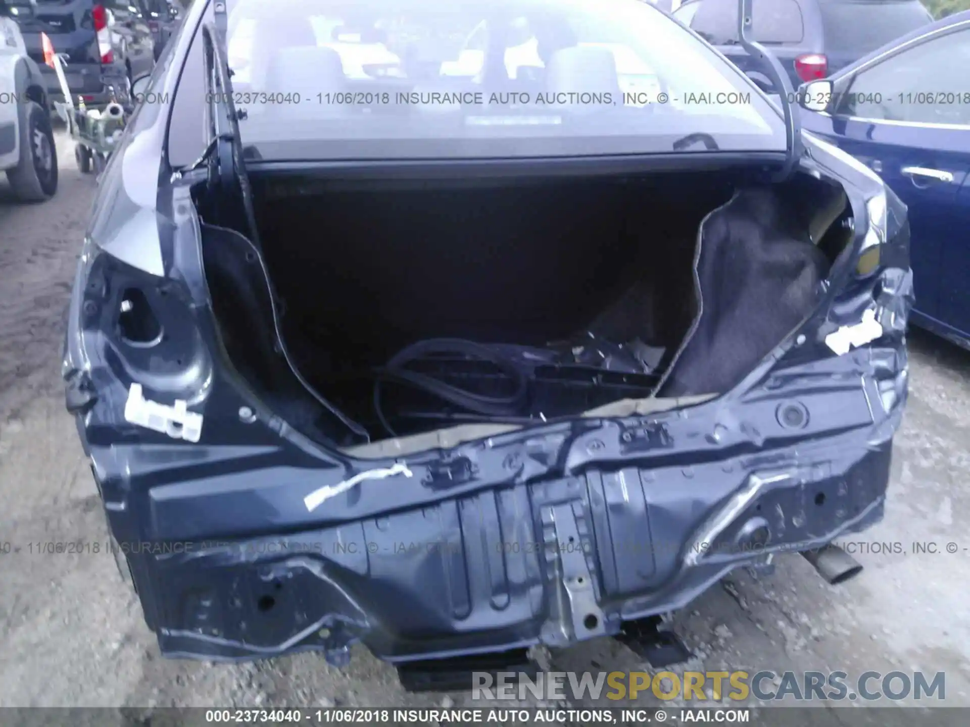 6 Photograph of a damaged car 5YFBURHE1KP895444 Toyota Corolla 2019