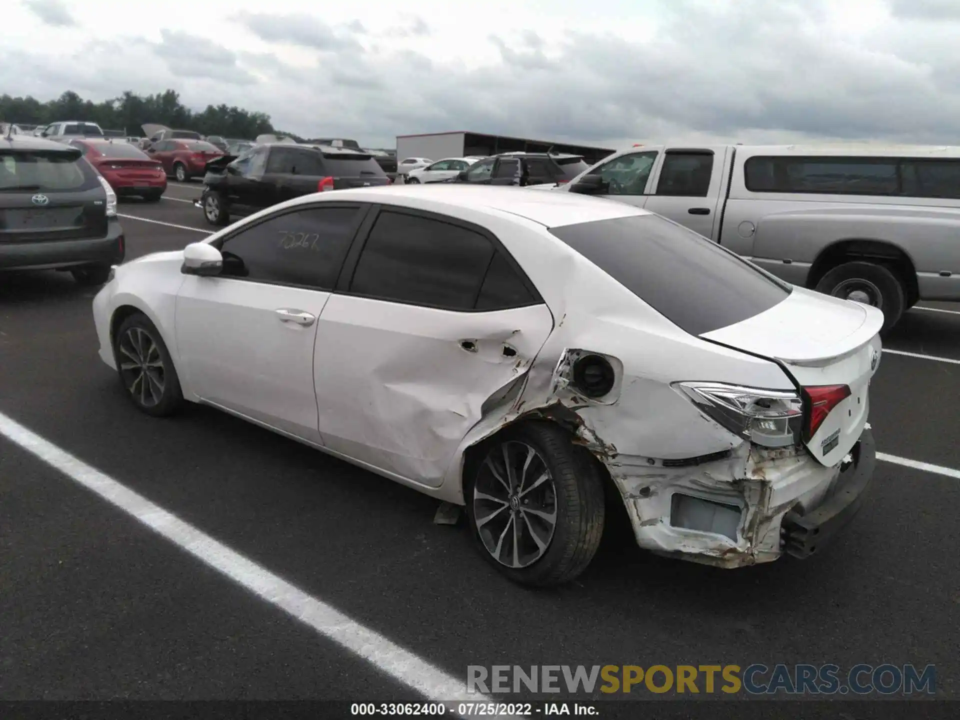 3 Photograph of a damaged car 5YFBURHE1KP895458 TOYOTA COROLLA 2019