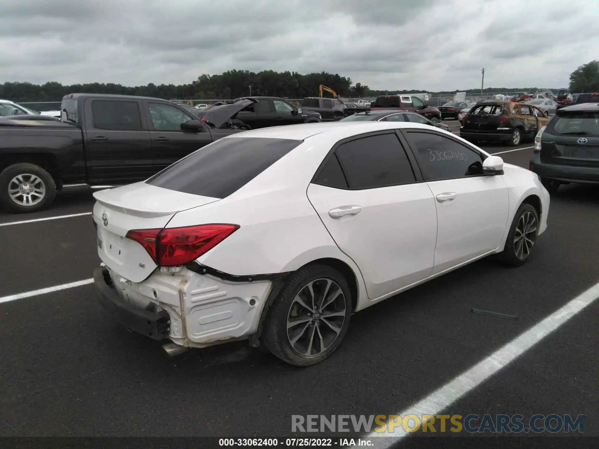 4 Photograph of a damaged car 5YFBURHE1KP895458 TOYOTA COROLLA 2019