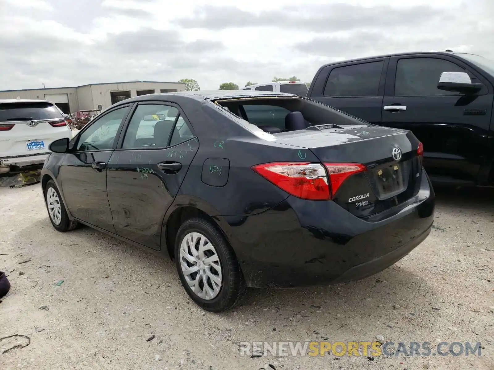 3 Photograph of a damaged car 5YFBURHE1KP895511 TOYOTA COROLLA 2019