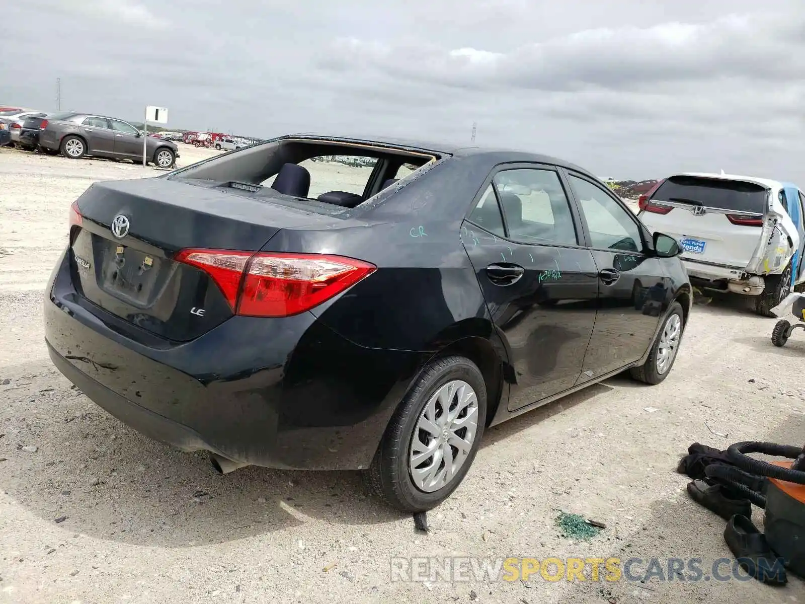 4 Photograph of a damaged car 5YFBURHE1KP895511 TOYOTA COROLLA 2019